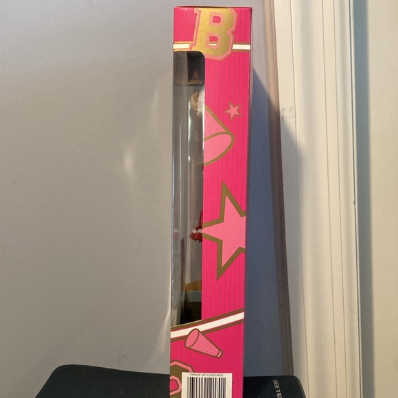 NRFB BARBIE cheerleader U of Ala.  Box is appx. 13” x 6 1/2” x 2 1/2” $65 - Picture 4 of 7